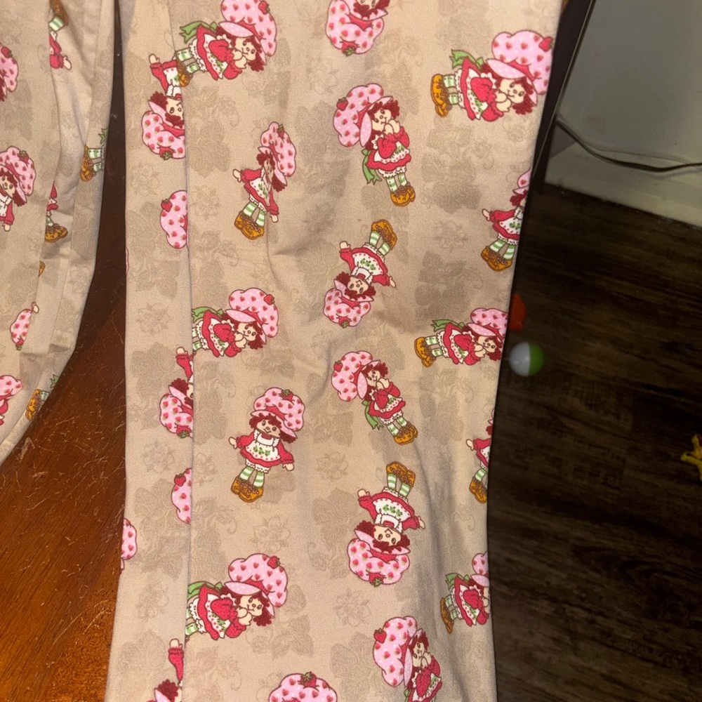 Strawberry Shortcake Beige & Pink Printed Pajama Pants - Picture 5 of 7